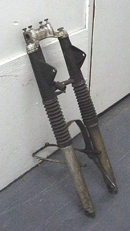 CL77_forks.jpg (39991 bytes)